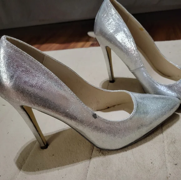 Heels - Picture 2 of 2